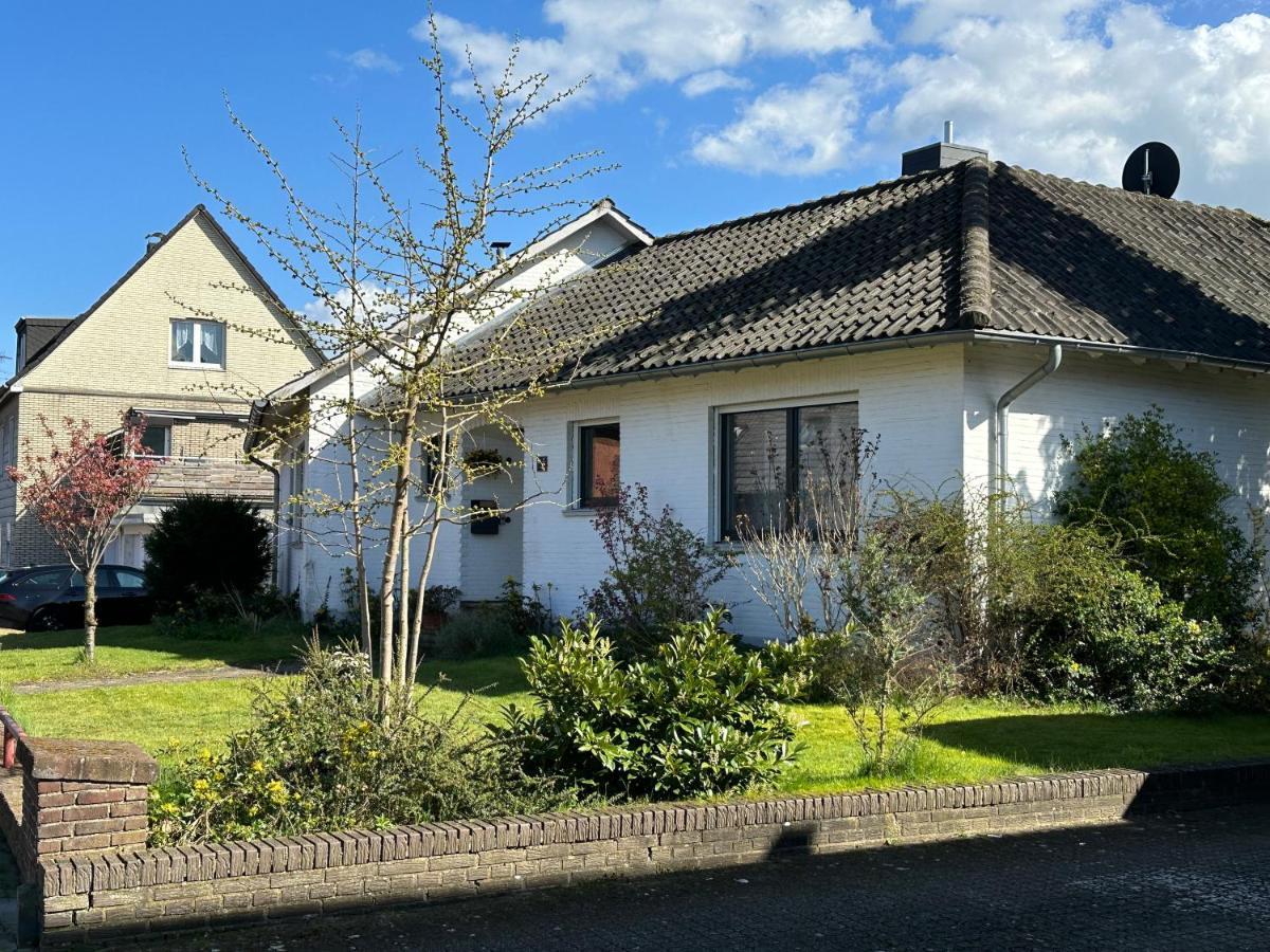 Entspannung Am Niederrhein - Grosses Helles Haus Mit Kamin Emmerich Buitenkant foto